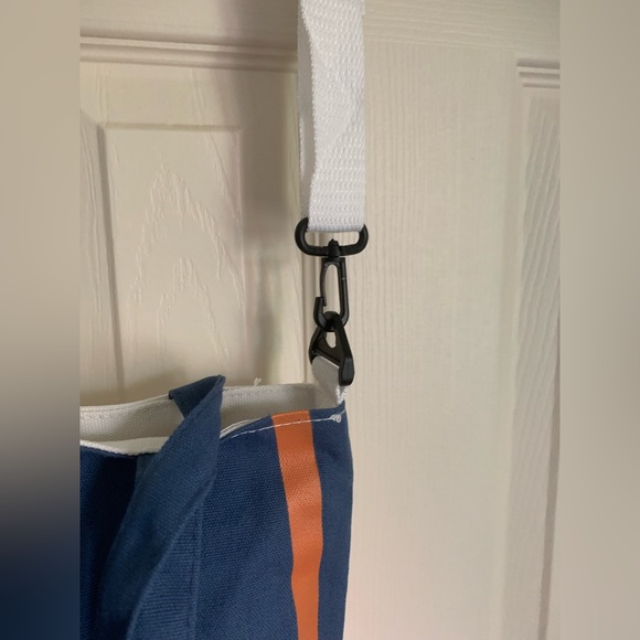 Cute Duck bottom inspired 2 way Canvas tote & Crossbody-NWOT - Picture 9 of 12